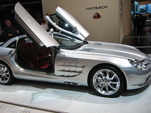 320px-Mercedes-Benz_C199_doors_open