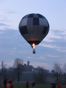 360px-Modelballoon