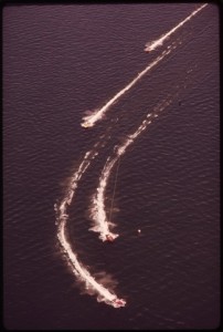 lossy-page1-324px-SPEEDBOATS_ON_LAKE_MEAD_-_NARA_-_547708_tif